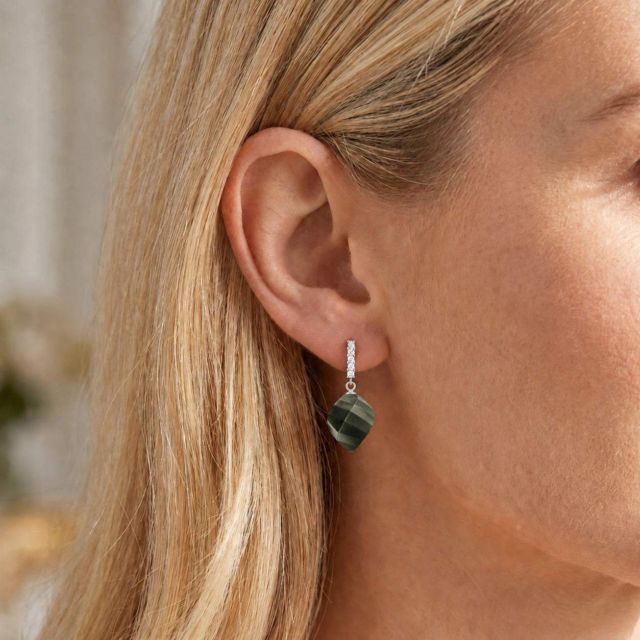 White Gold Earrings Spinel 10K — Ofelia