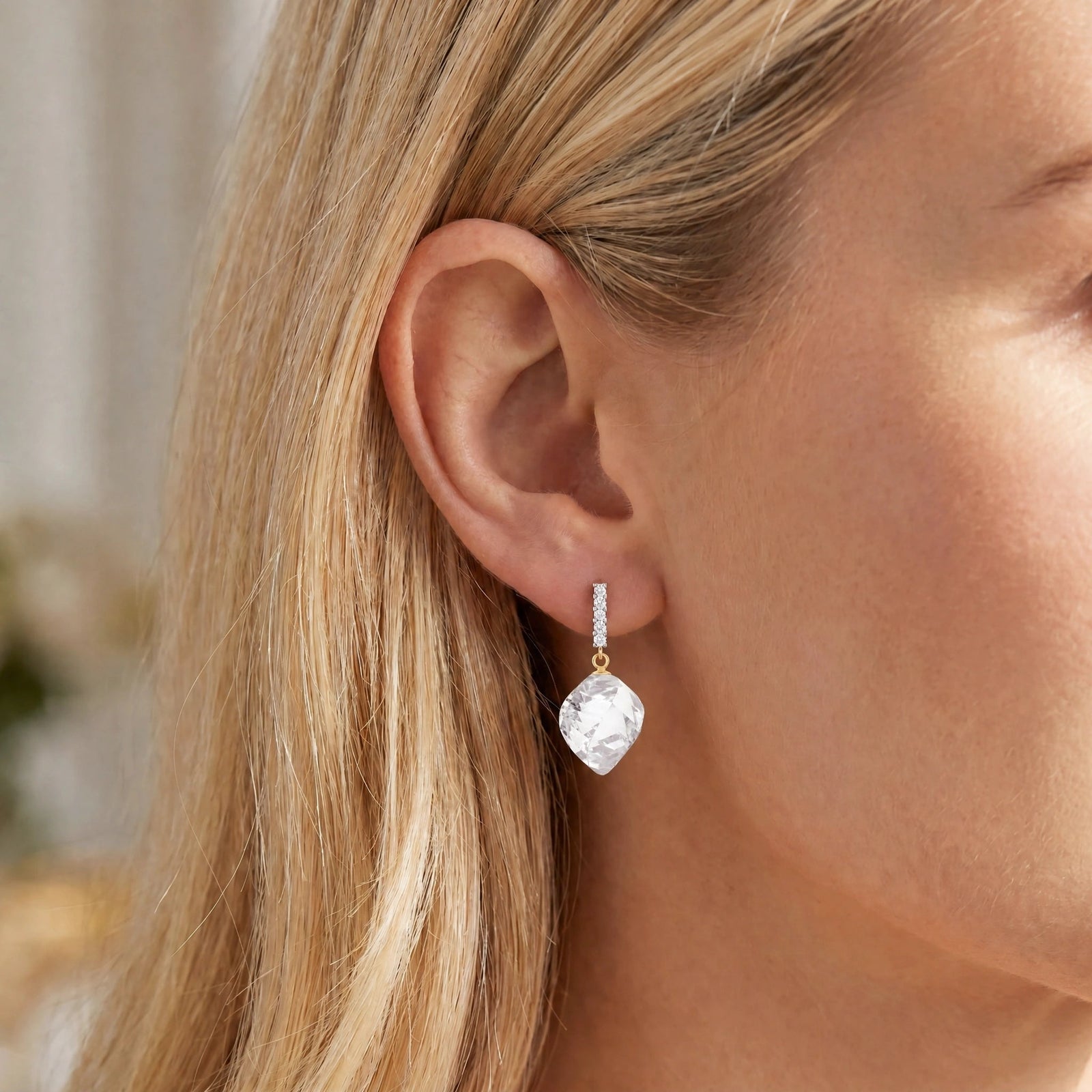 Yellow Gold Earrings White Topaz 10K — Ofelia