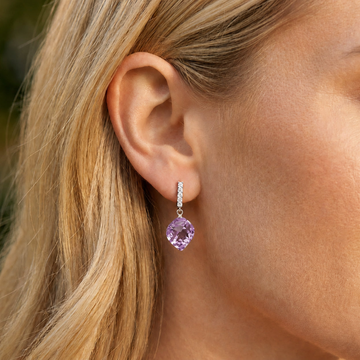 White Gold Earrings Emerald 10K — Ofelia