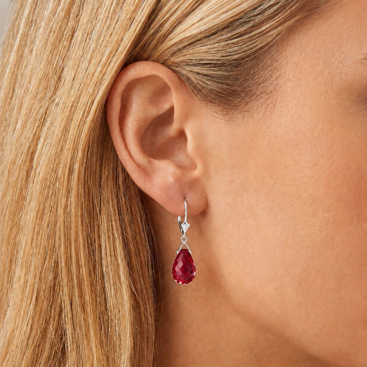 White Gold Ruby — Mariaebe