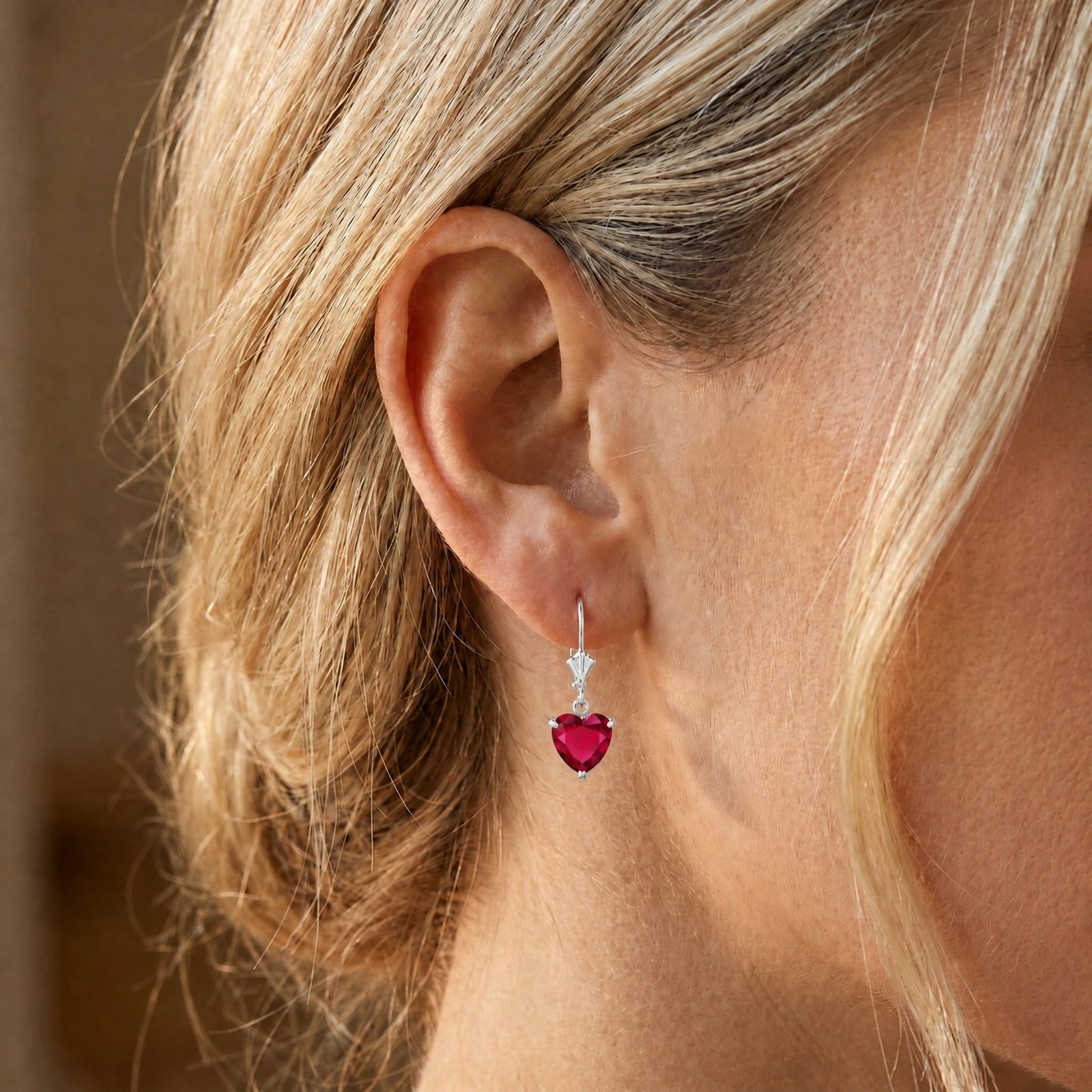White Gold Ruby — Mariaedvige