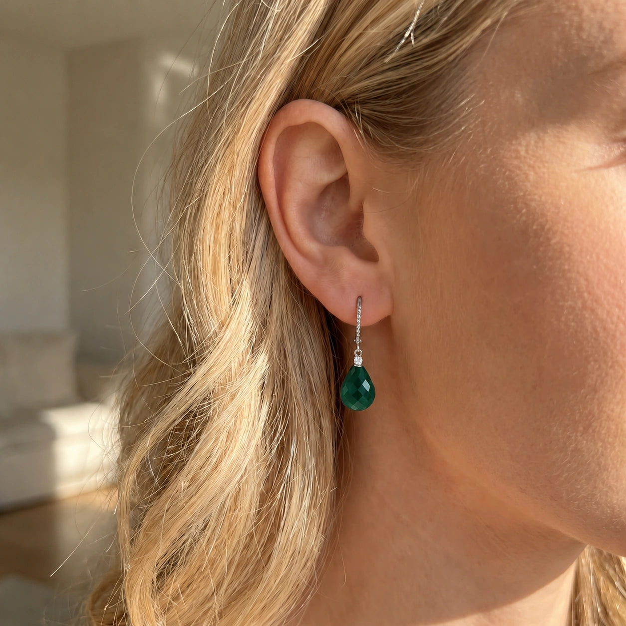 White Gold Emerald & Diamond — Mariaelena