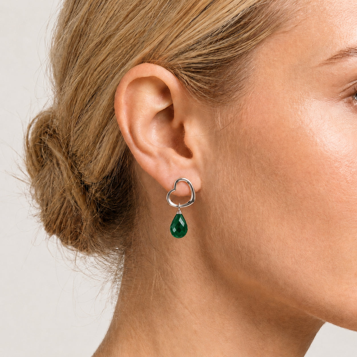 White Gold Earrings Blue Topaz 10K — Fiordaliso