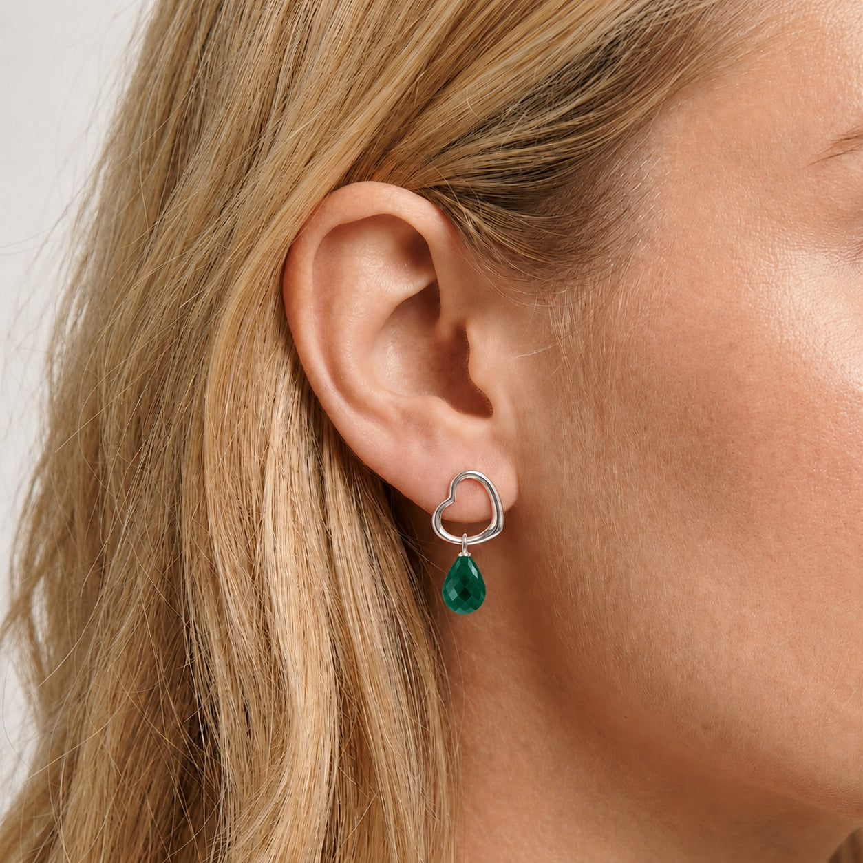 White Gold Earrings Blue Topaz 10K — Fiordaliso