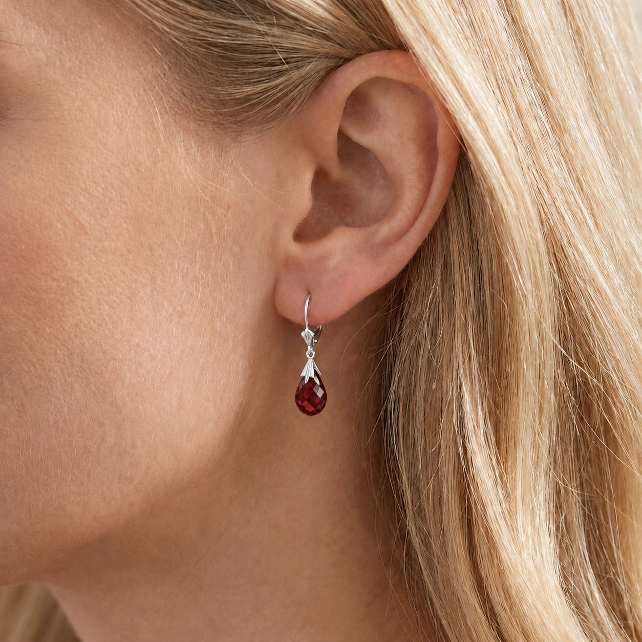 White Gold Garnet — Mariaelvira