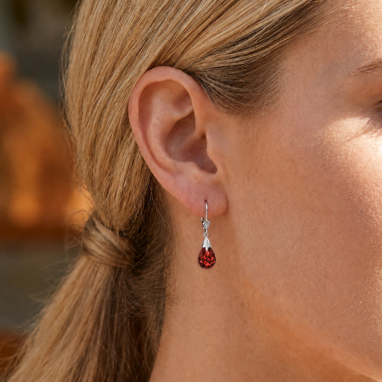 White Gold Celeste Earrings Garnet 10K — Bianca