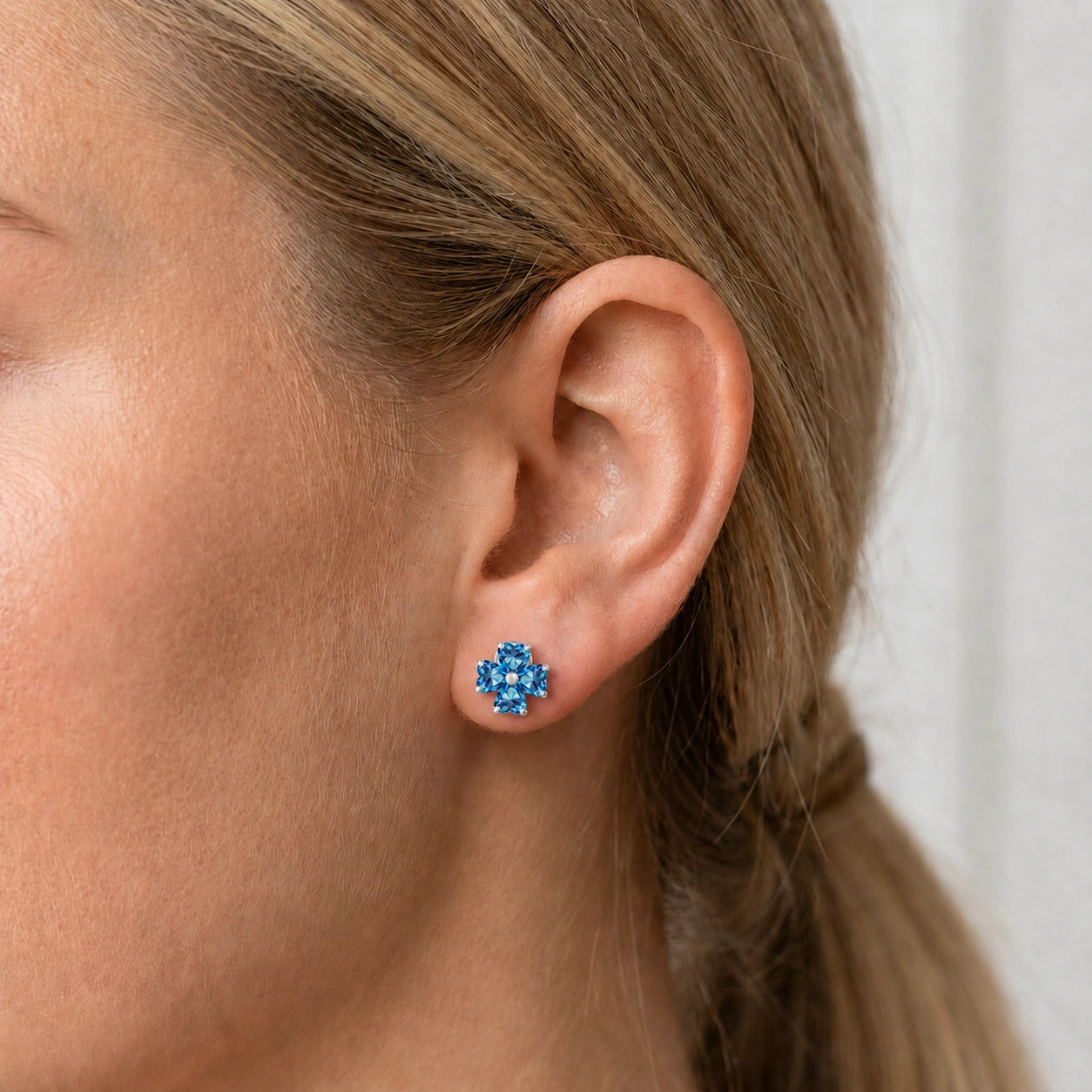 White Gold Blue Topaz — Mariaemerenziana