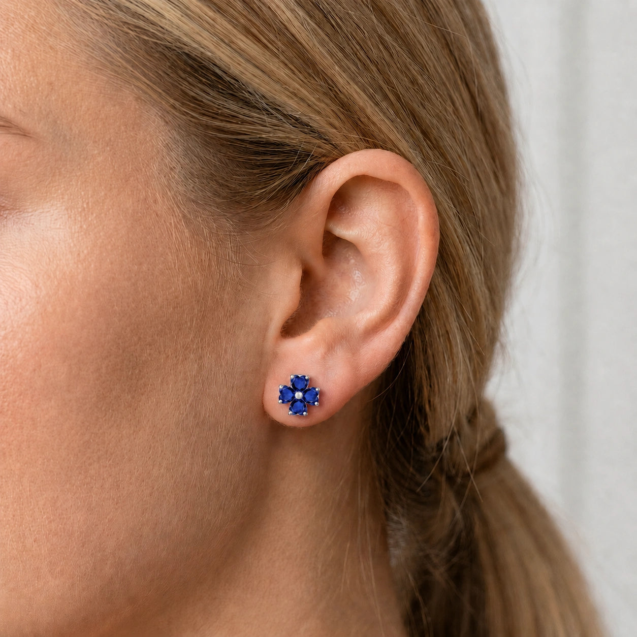 White Gold Sapphire — Mariaemerenziana