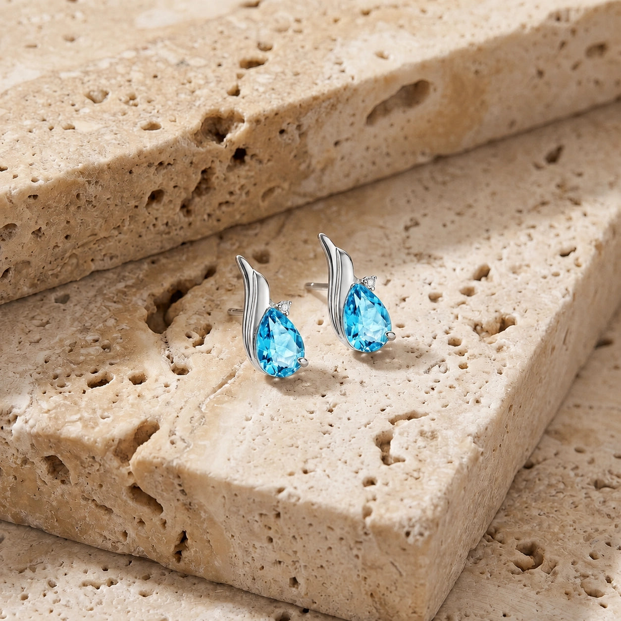 White Gold Blue Topaz & Diamond — Mariaenrica