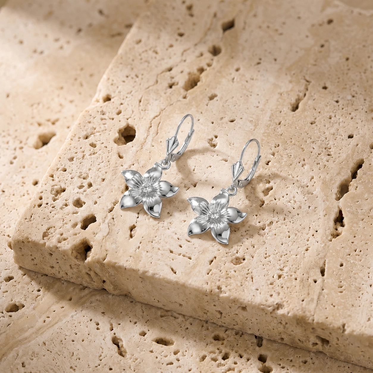 White Gold Diamond — Mariaernesta