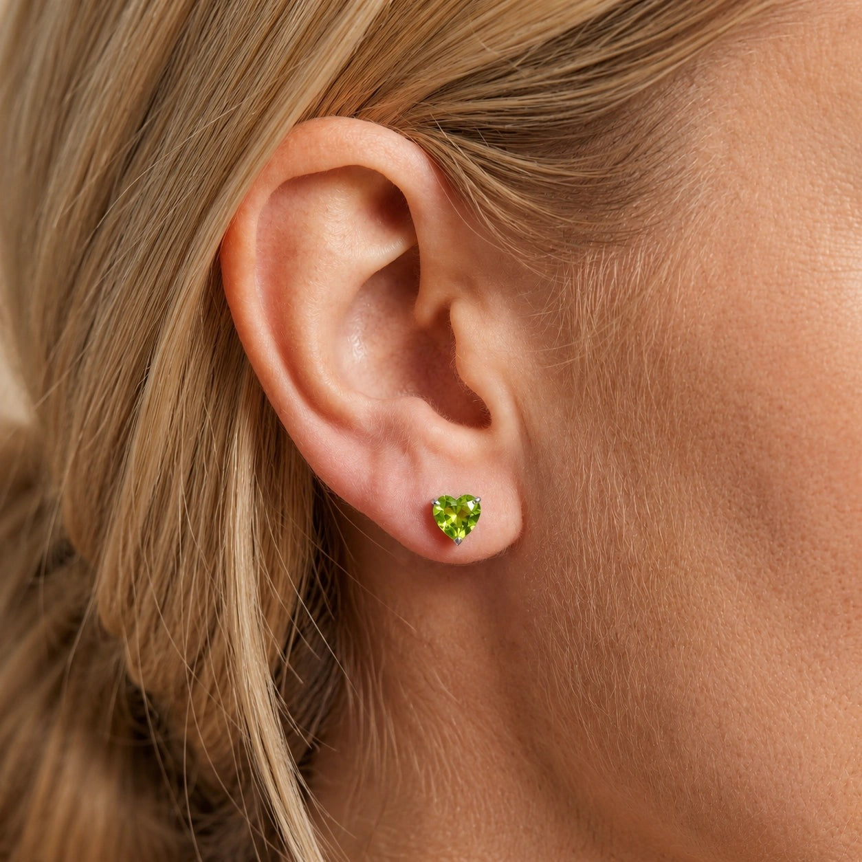White Gold Grace Earrings Peridot 10K — Minerva