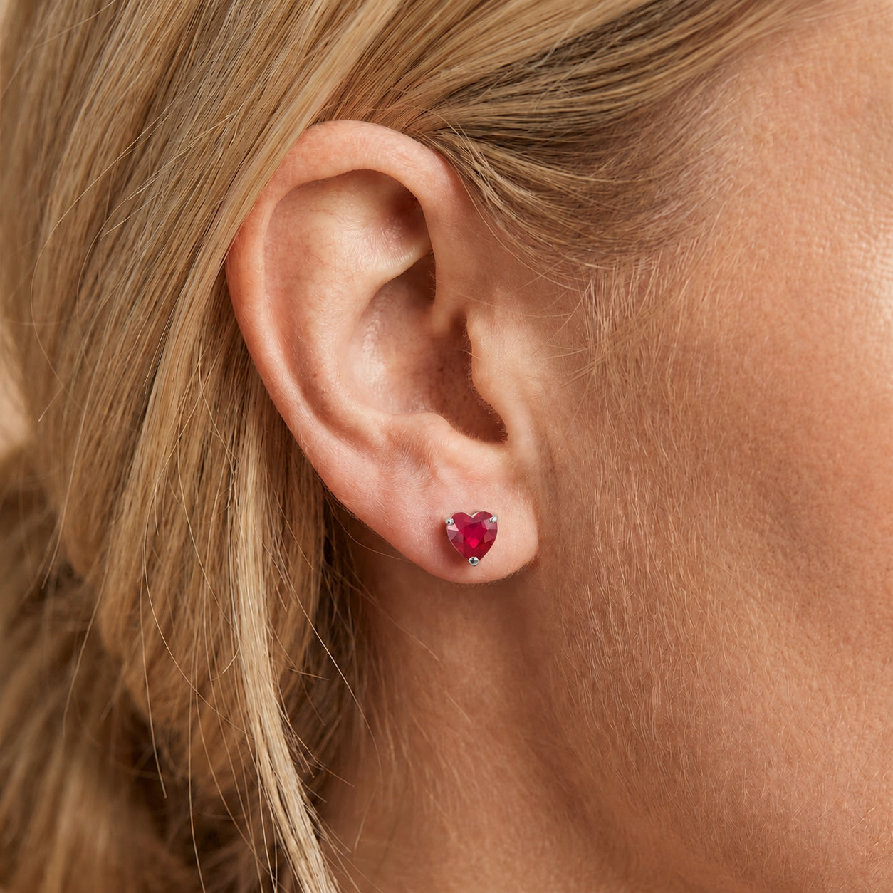 White Gold Grace Earrings Emerald 10K — Minerva