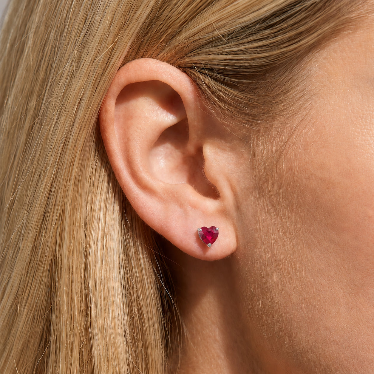 White Gold Grace Earrings Emerald 10K — Minerva