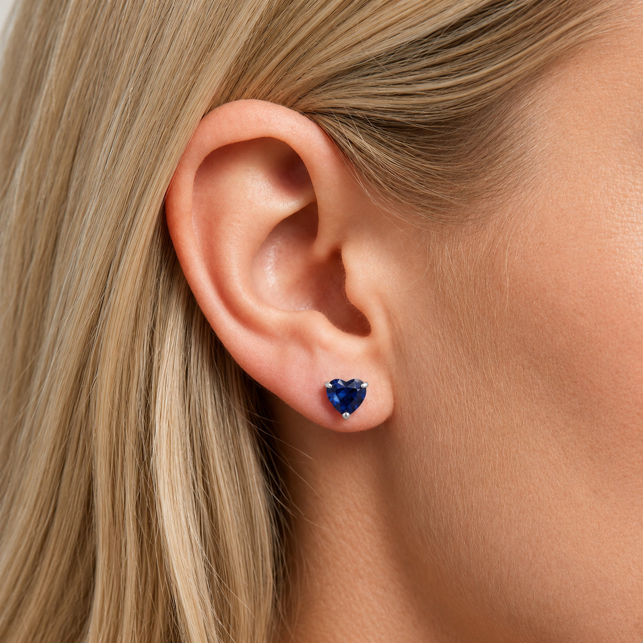 White Gold Grace Earrings Sapphire 10K — Minerva