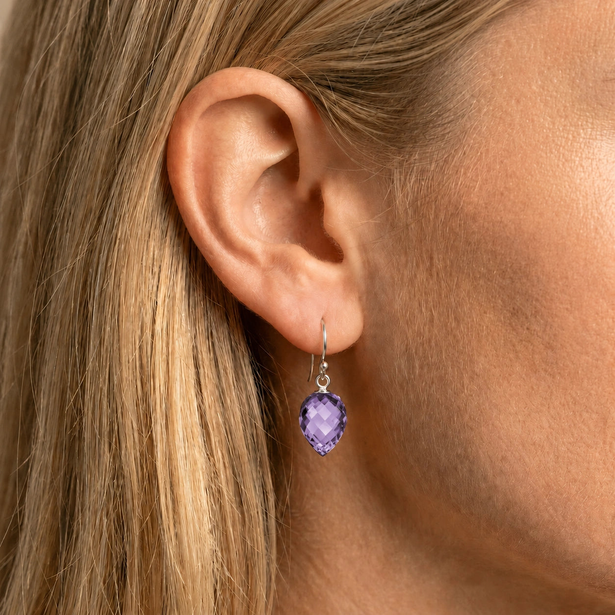 White Gold Earrings Amethyst 10K — Camilla