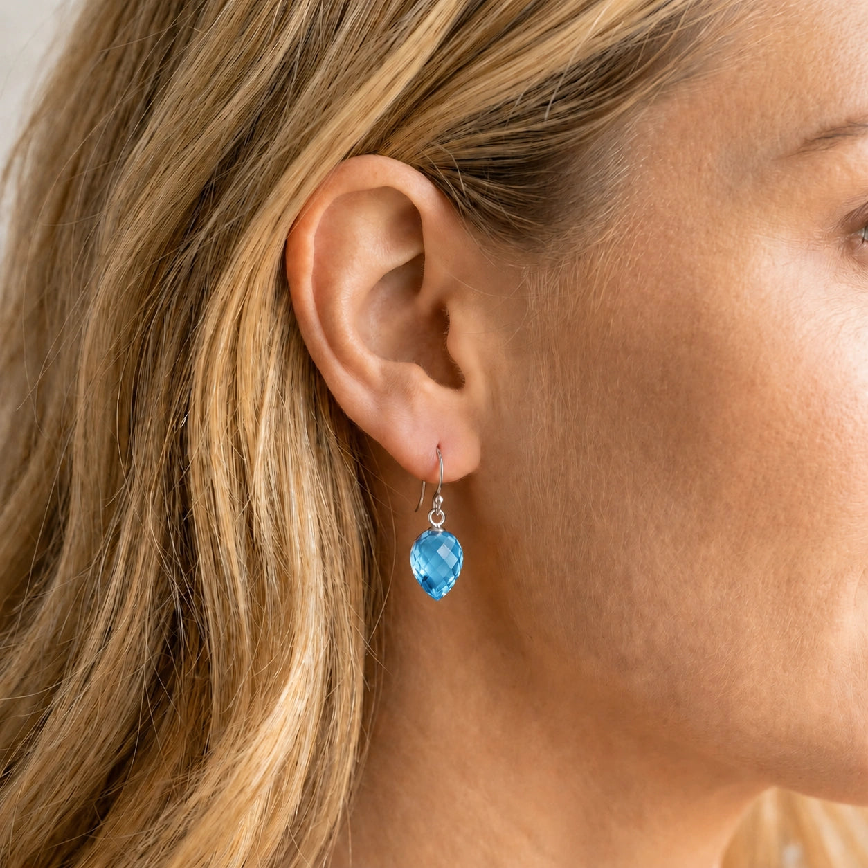 White Gold Earrings Blue Topaz 10K — Camilla