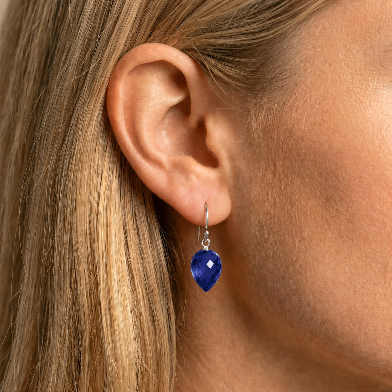 White Gold Earrings Ruby 10K — Camilla