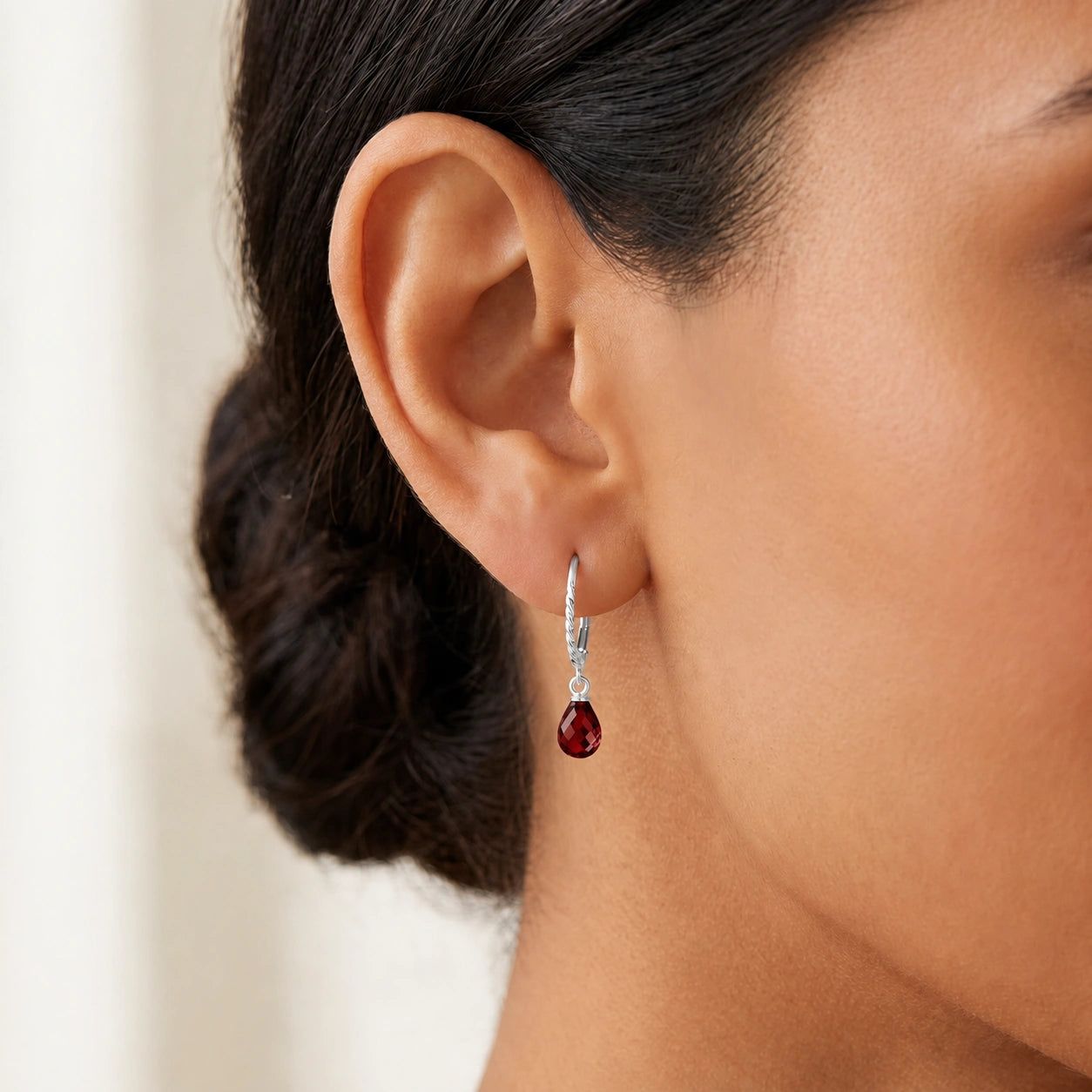 White Gold Garnet — Mariafabiola