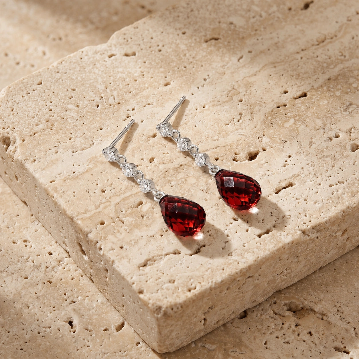 White Gold Diamond & Garnet — Mariafausta