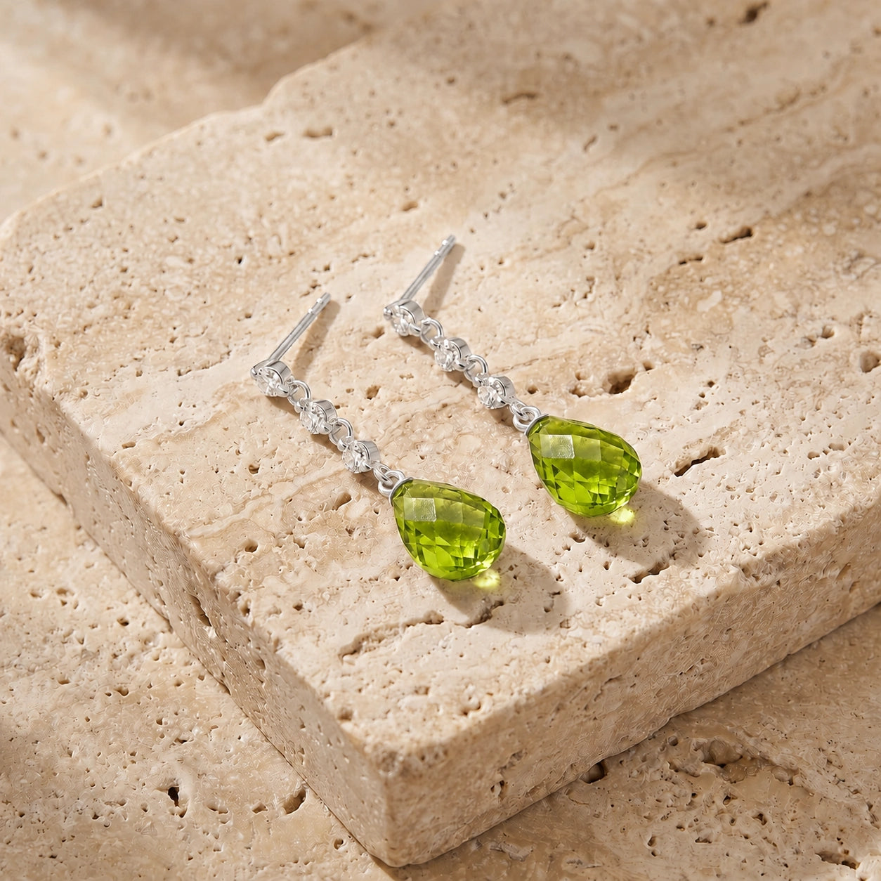 White Gold Diamond & Peridot — Mariafausta