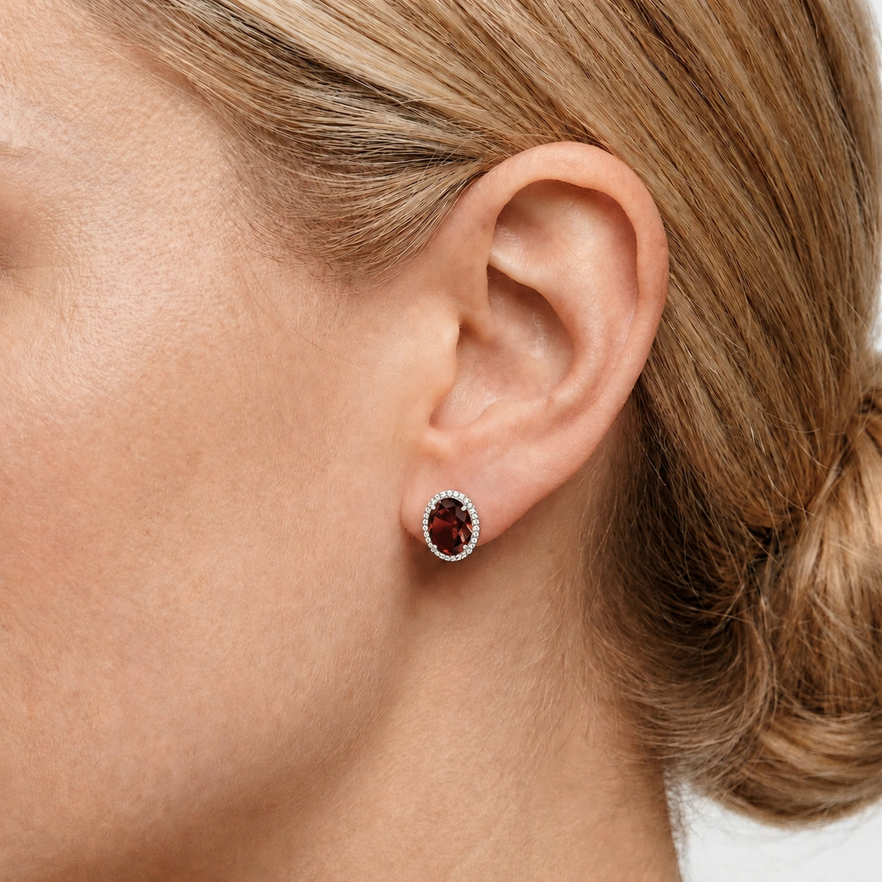 White Gold Earrings Garnet 10K — Donatella