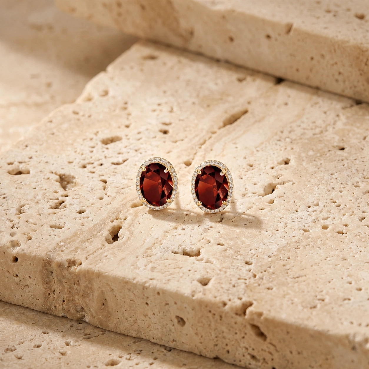 Yellow Gold Earrings Garnet 10K — Donatella