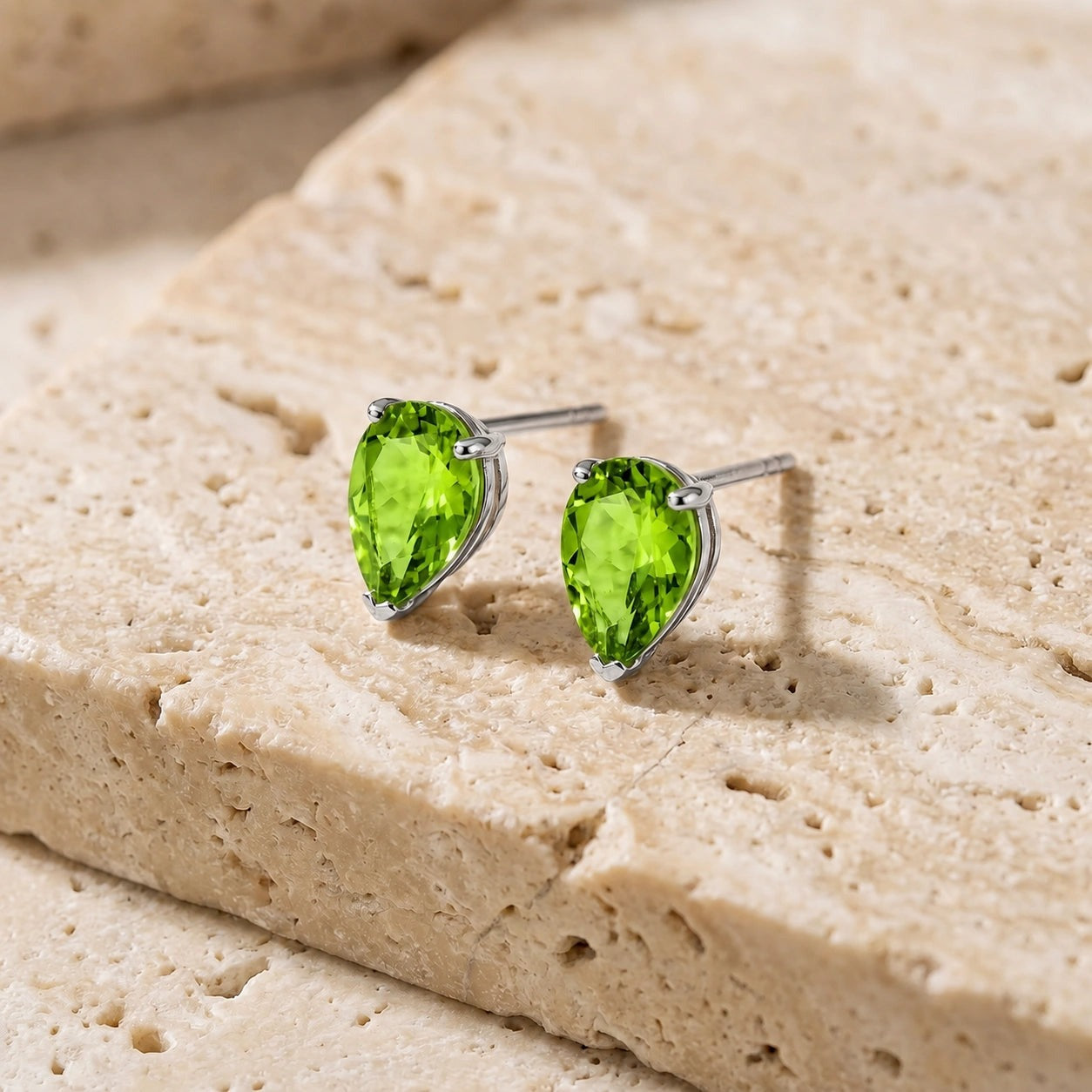 White Gold Grace Earrings Peridot 10K — Elisabetta