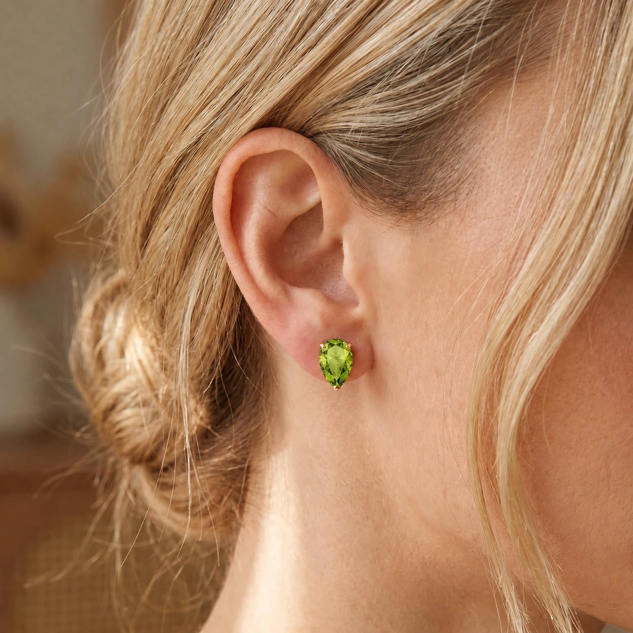 Yellow Gold Grace Earrings Peridot 10K — Elisabetta