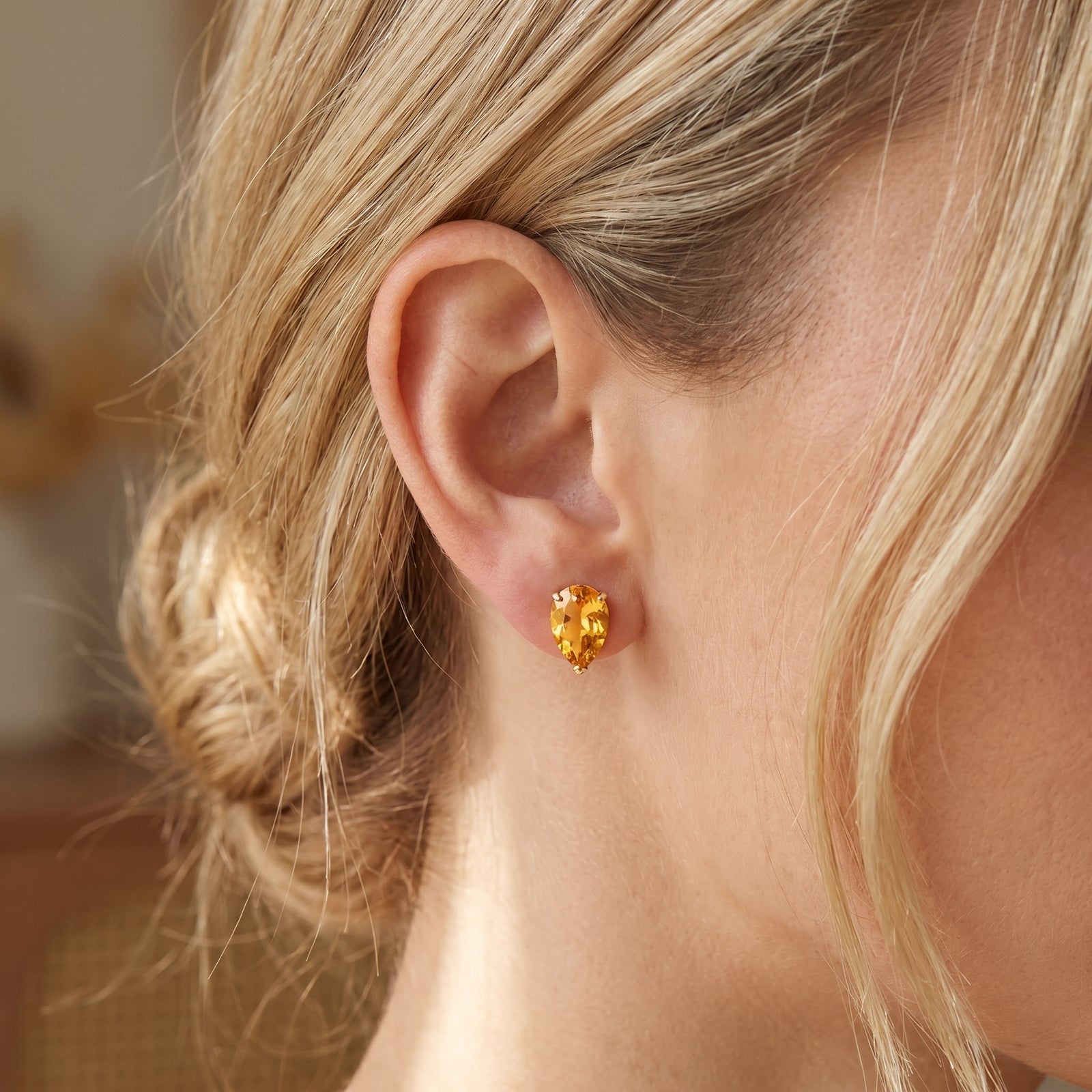 Yellow Gold Grace Earrings Garnet 10K — Elisabetta