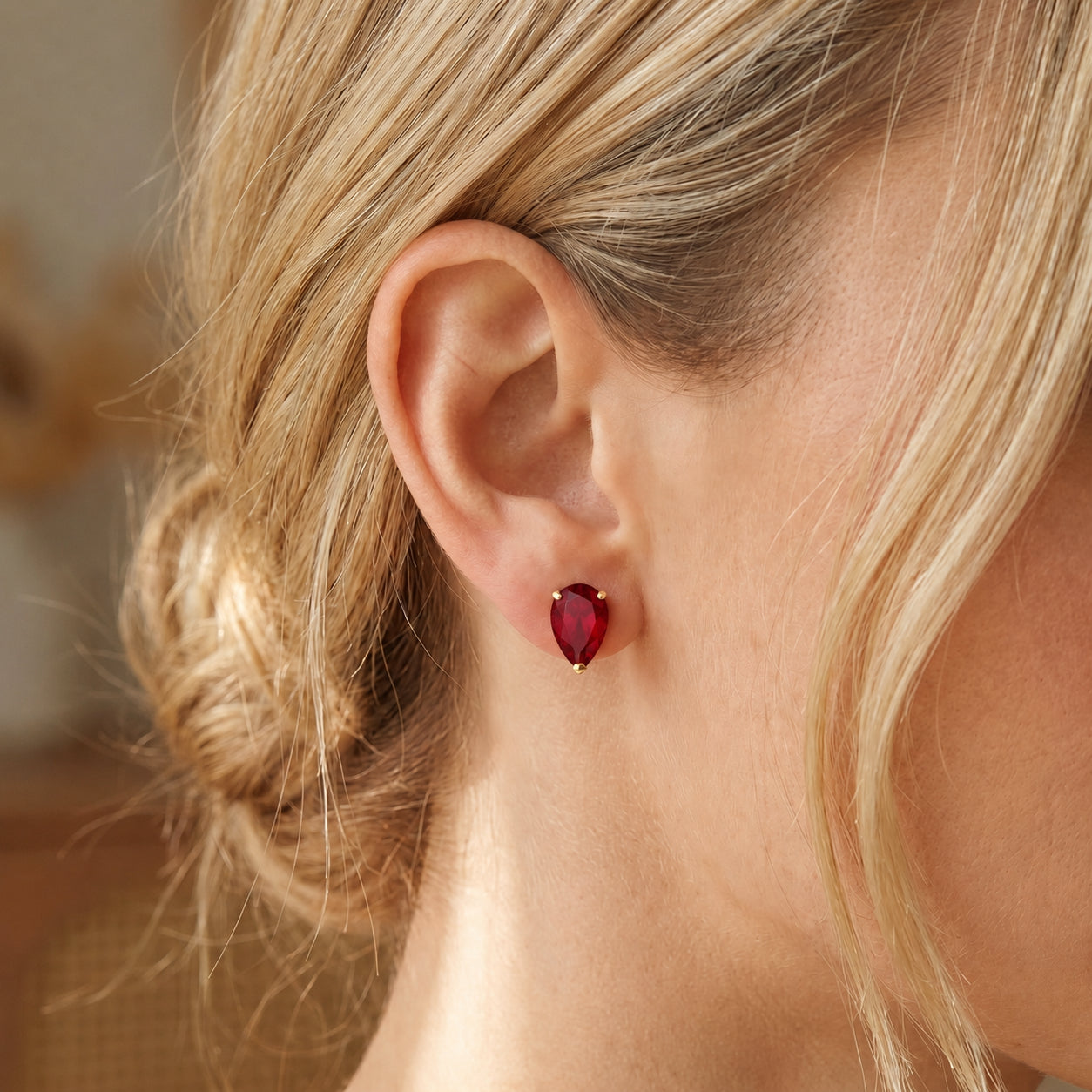 Yellow Gold Grace Earrings White Topaz 10K — Elisabetta