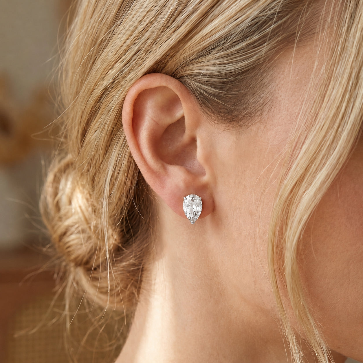 White Gold Grace Earrings Green Amethyst 10K — Elisabetta