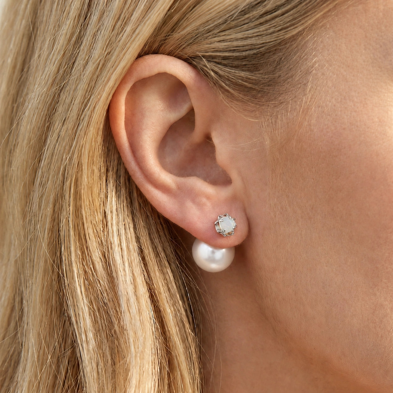 White Gold Reverie Stud Earrings Pearl 10K — Graziana