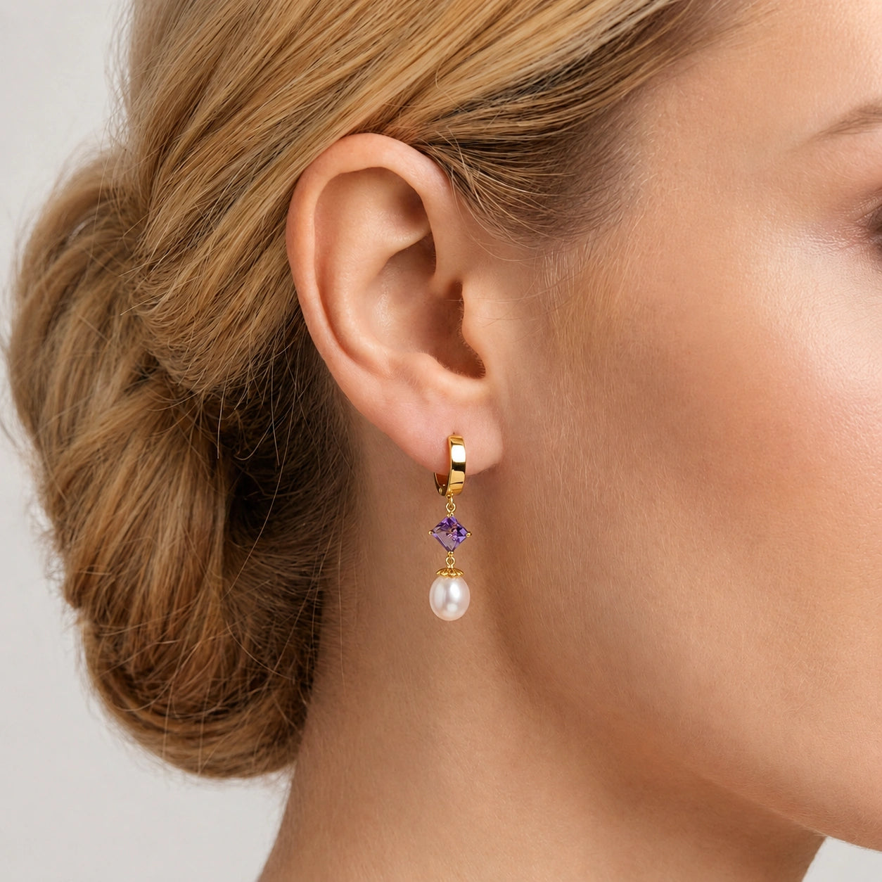 Yellow Gold Earrings Pearl 10K — Serena