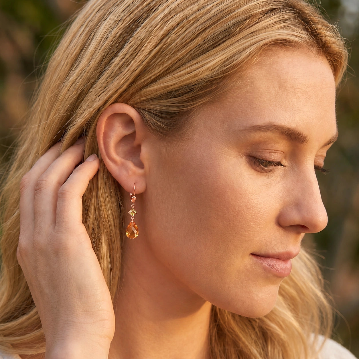 Rose Gold Petal Earrings Emerald 10K — Fabiola