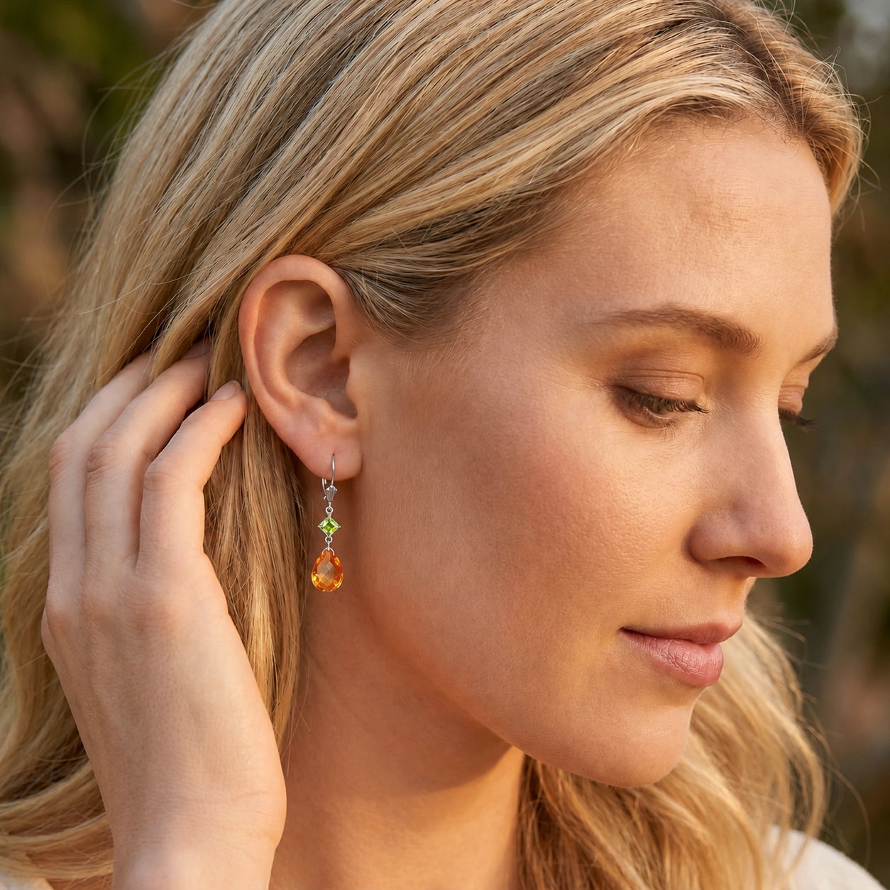 White Gold Petal Earrings Emerald 10K — Fabiola