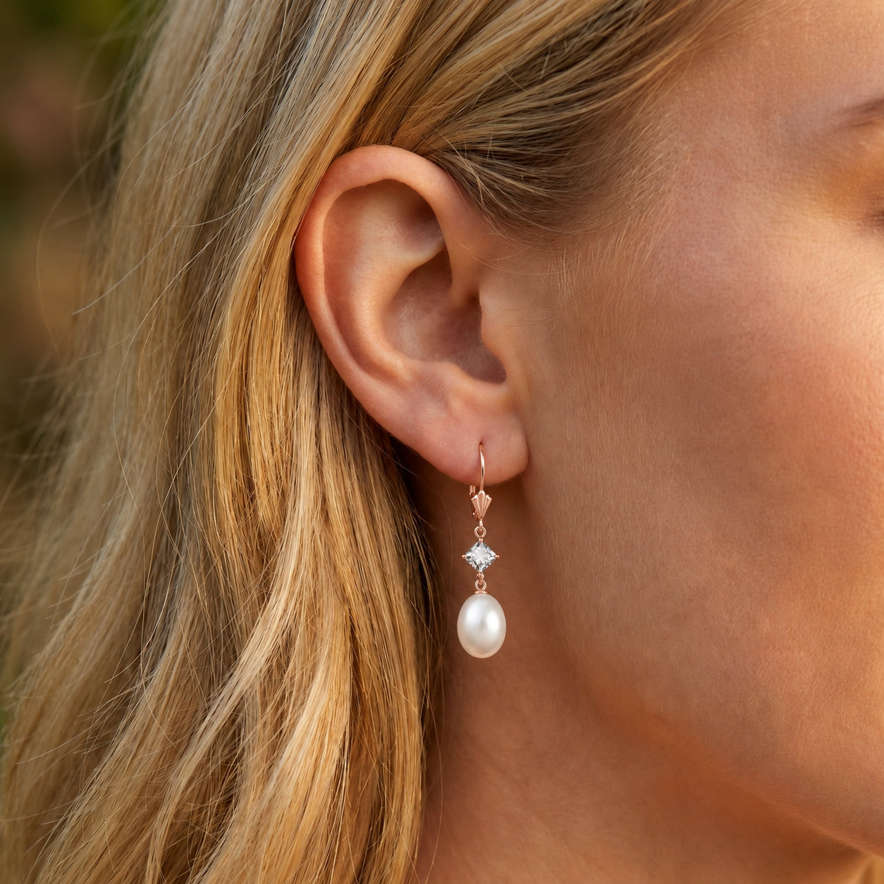 Rose Gold Petal Earrings Pearl 10K — Fabiola