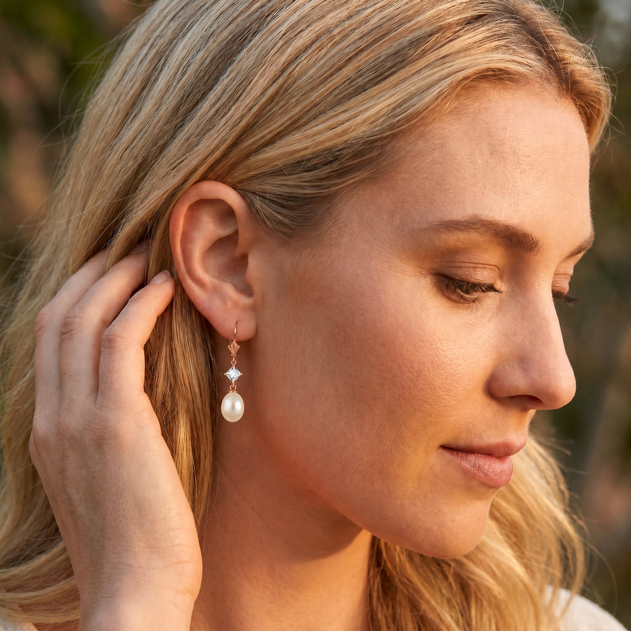 Rose Gold Petal Earrings Pearl 10K — Fabiola