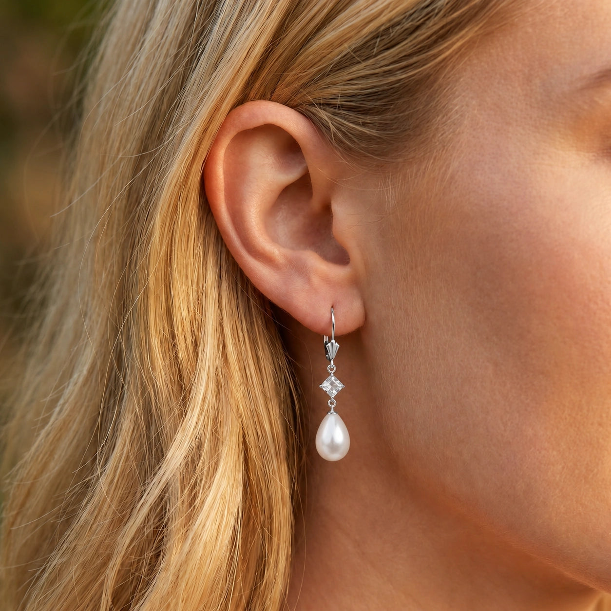 White Gold Petal Earrings Sapphire 10K — Fabiola