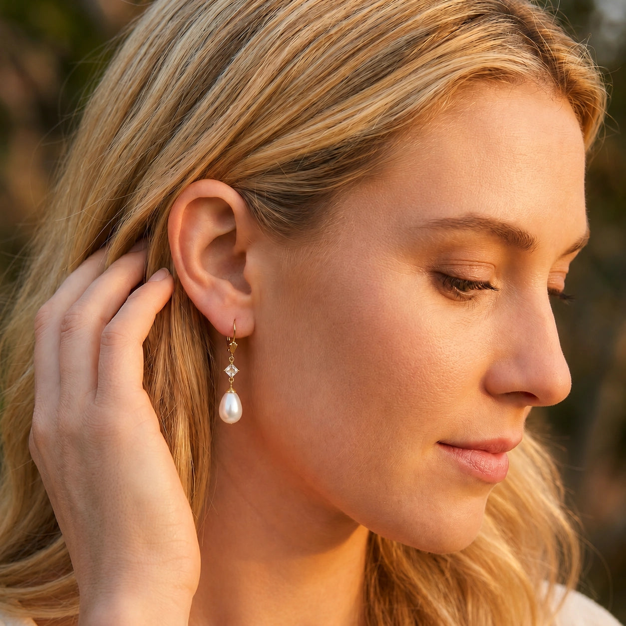 Yellow Gold Petal Earrings Sapphire 10K — Fabiola