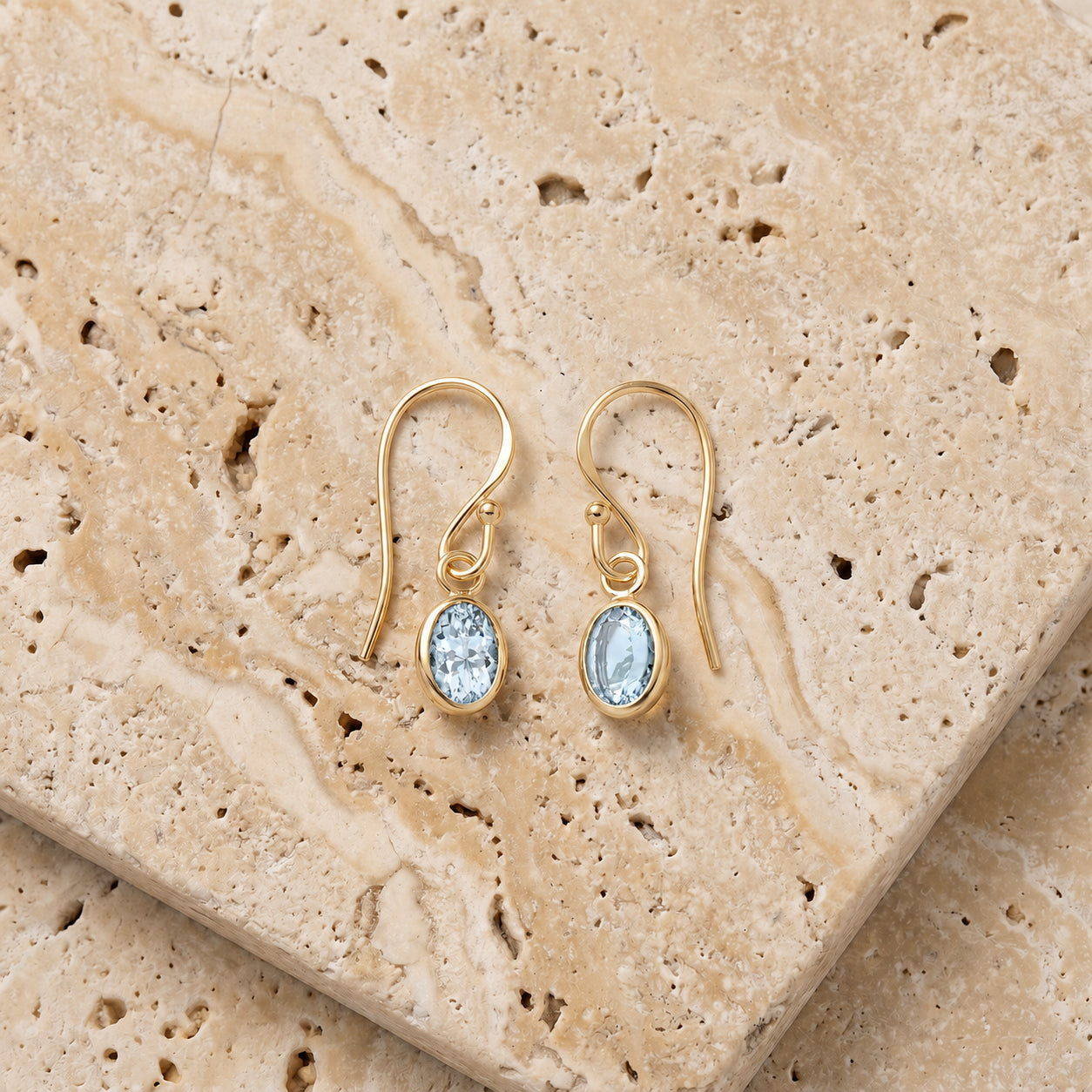Yellow Gold Earrings Garnet 10K — Dalia