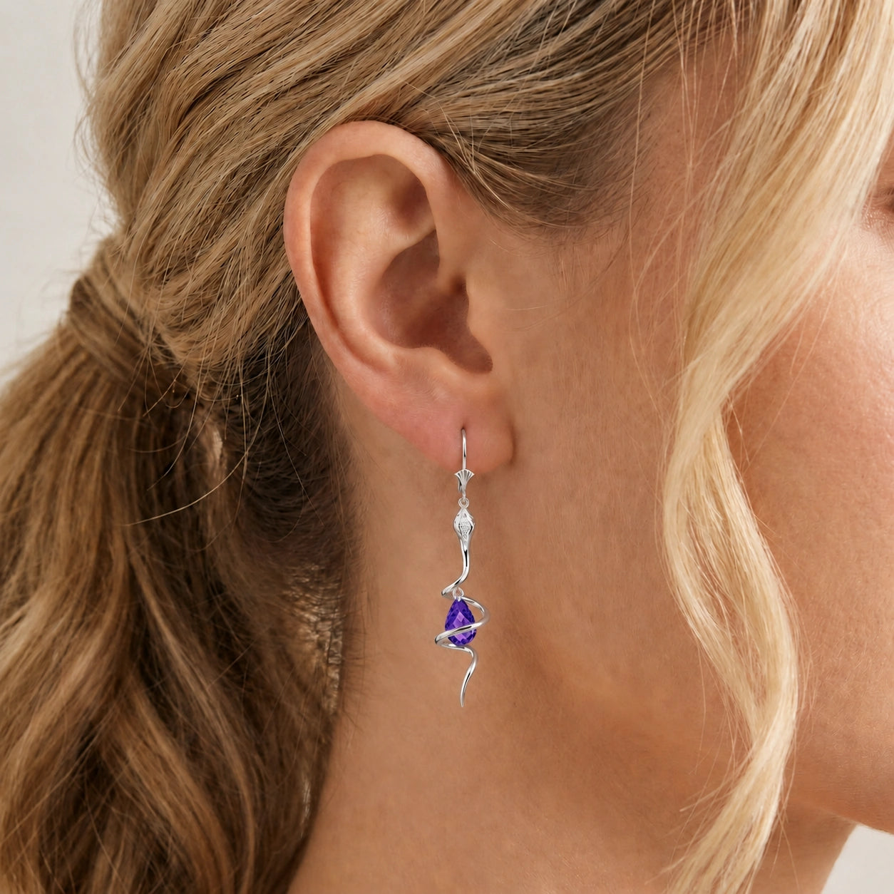White Gold Amethyst & Diamond — Mariafioretta