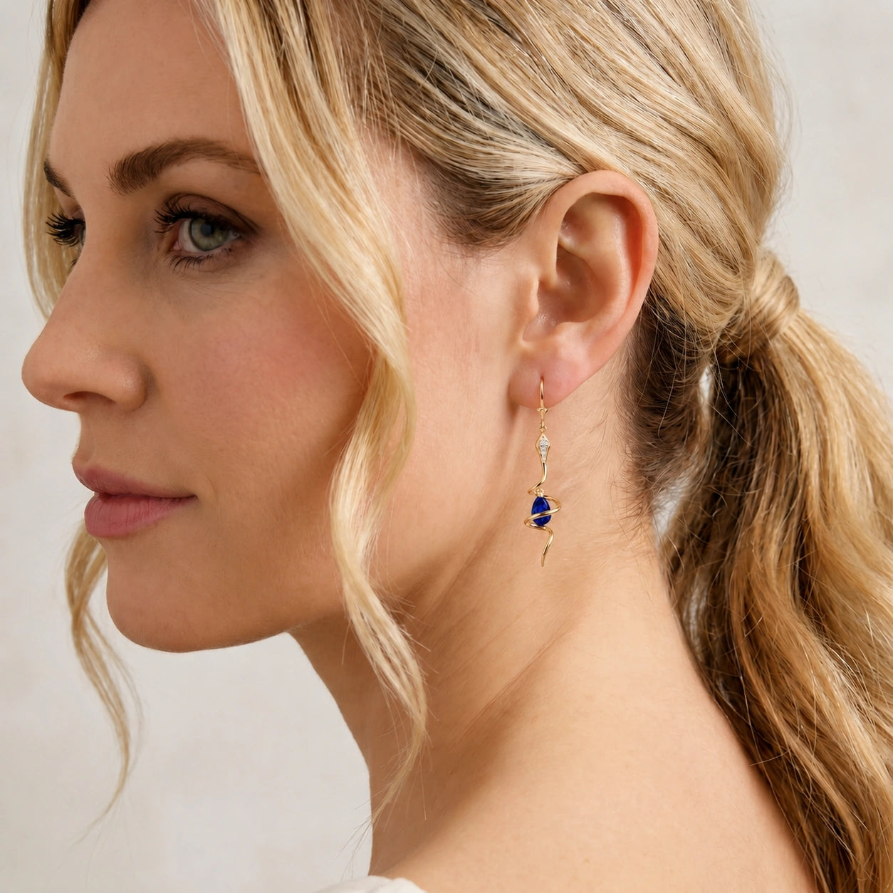 Yellow Gold Earrings Green Sapphire 10K — Gioia