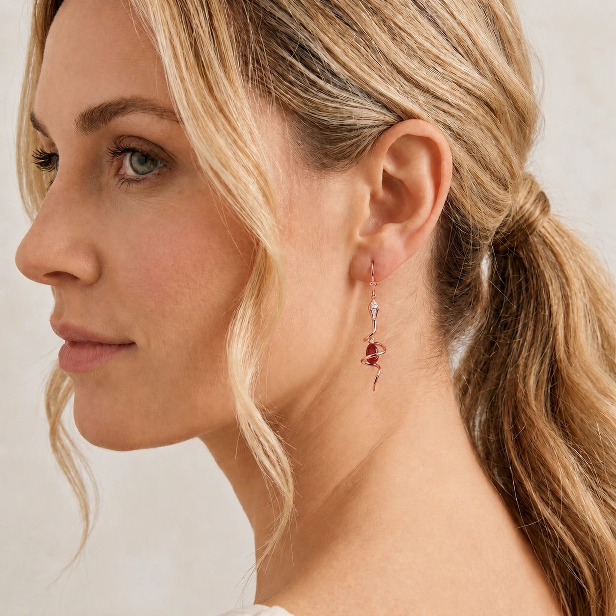 Rose Gold Earrings Garnet 10K — Gioia