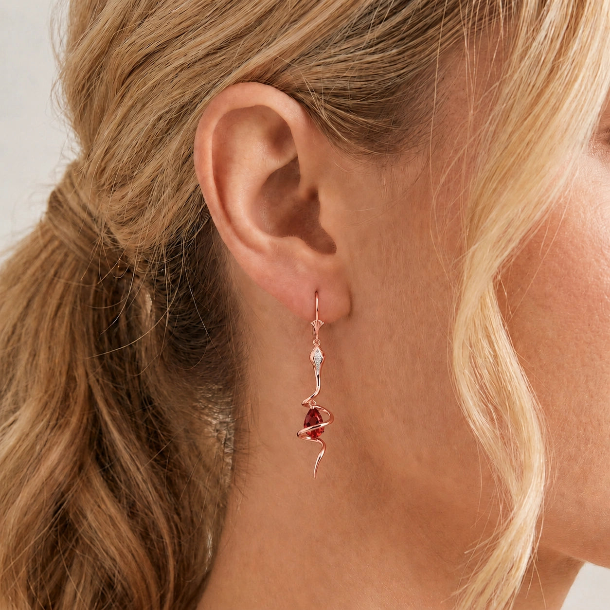 Rose Gold Earrings Garnet 10K — Gioia