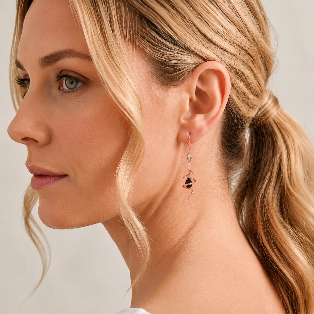 Rose Gold Earrings Sapphire 10K — Gioia