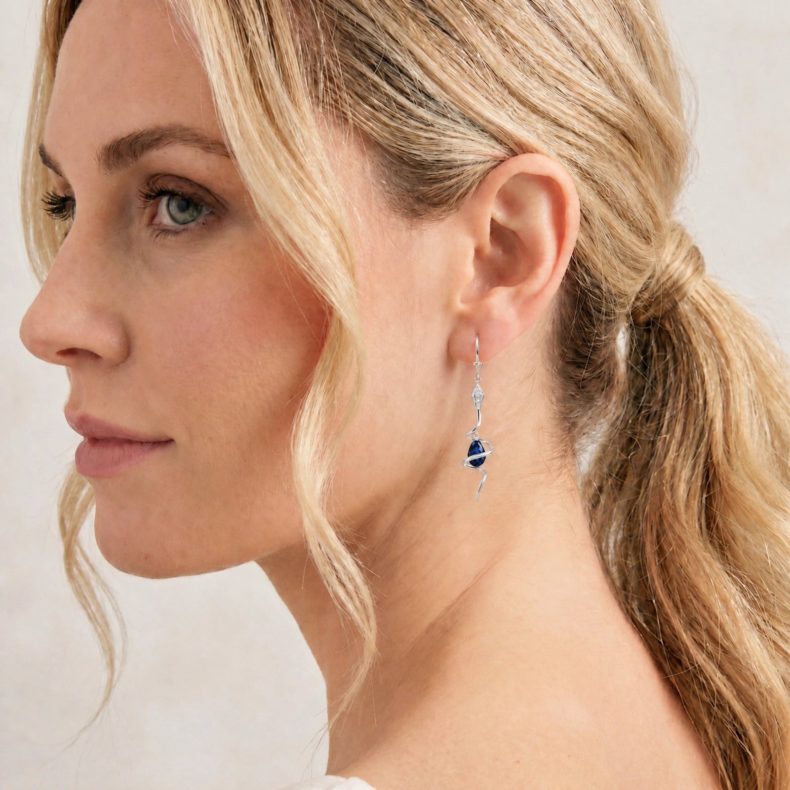 White Gold Earrings Sapphire 10K — Gioia