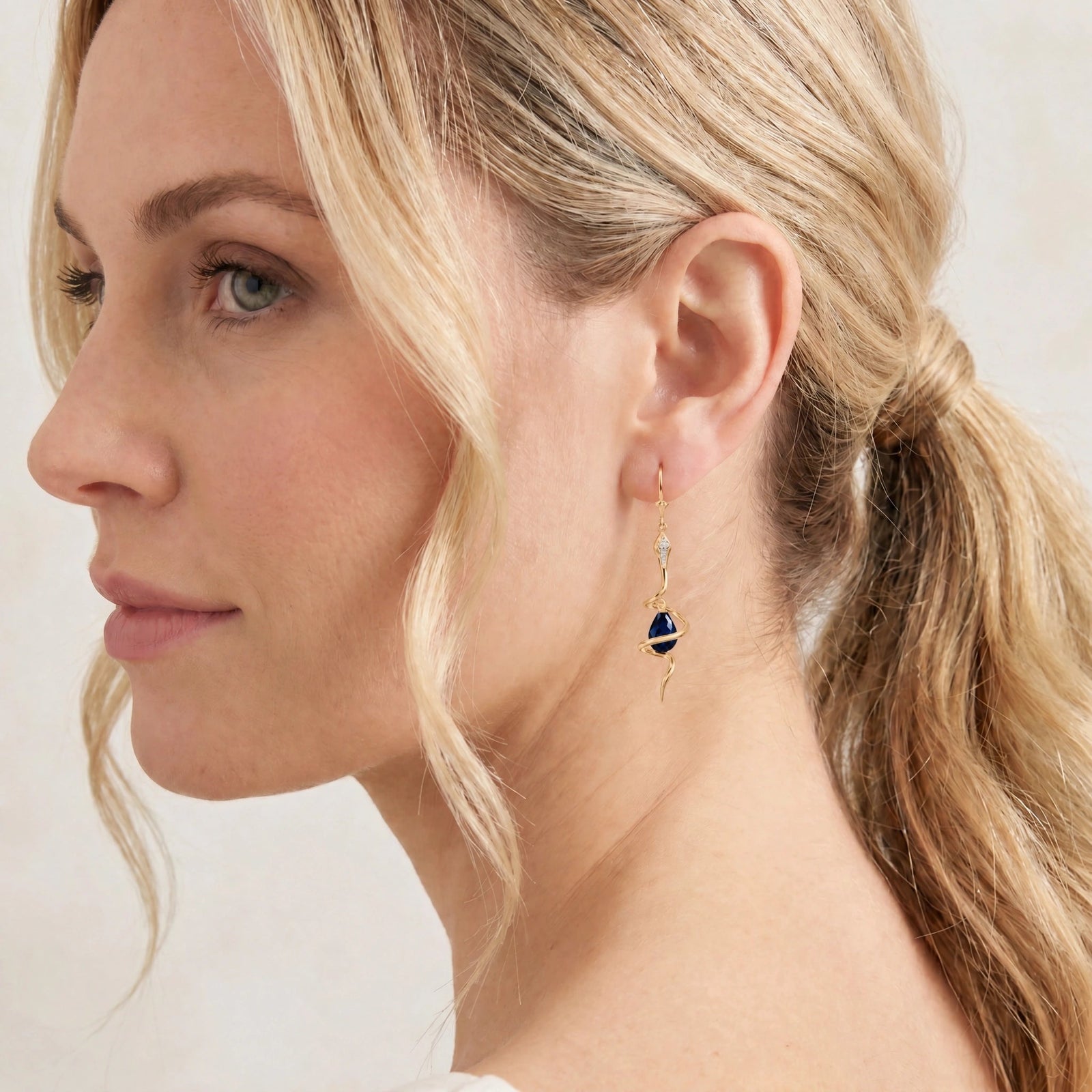 Yellow Gold Earrings Sapphire 10K — Gioia