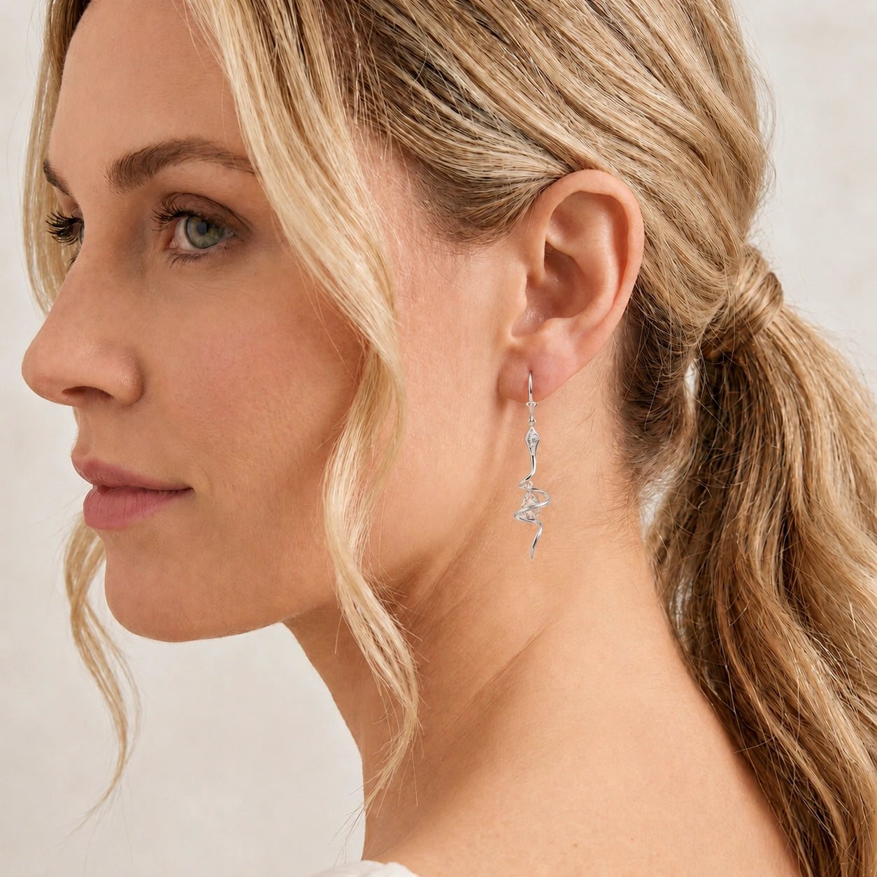 White Gold Earrings White Topaz 10K — Gioia