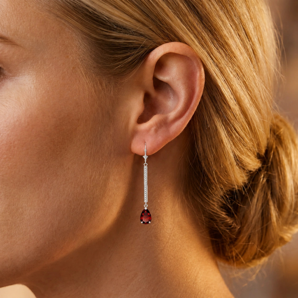 White Gold Garnet & Diamond — Mariafosca