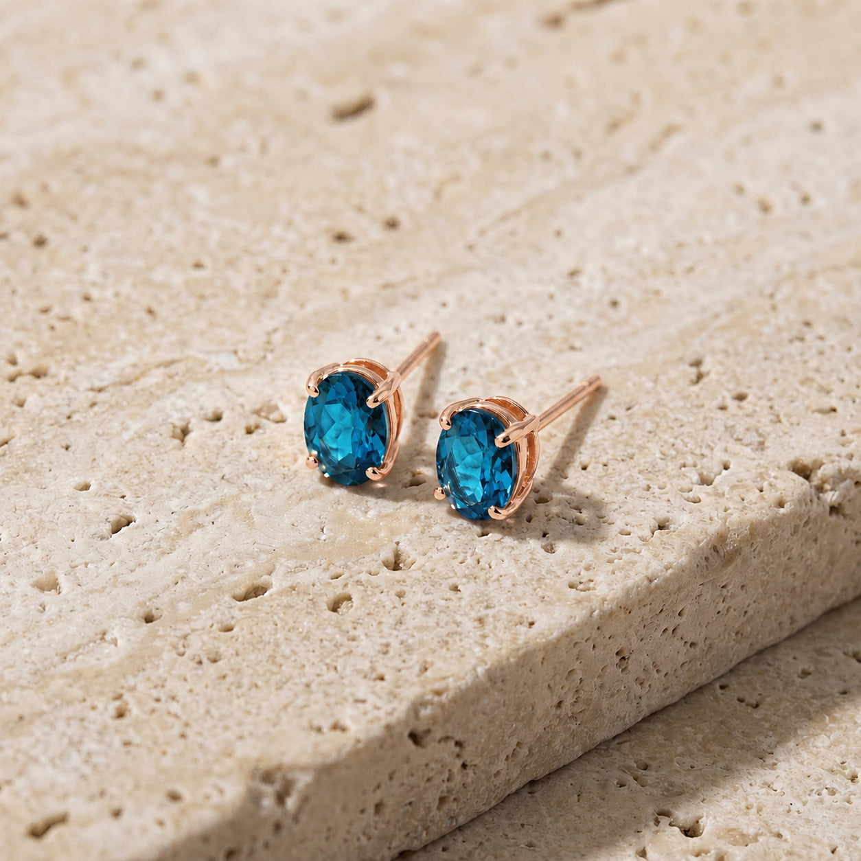 Rose Gold Belle Earrings Emerald 10K — Genoveffa